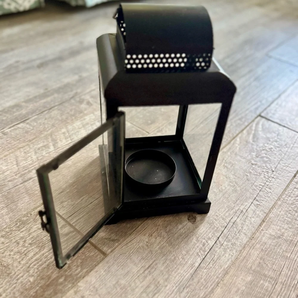 Elegant Black Metal Lantern